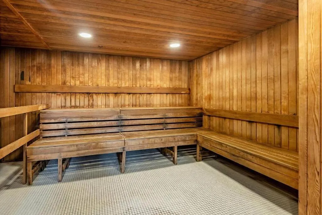 Luxury Apartment Jacuzzi Pool & Sauna In Prime Location 溫哥華